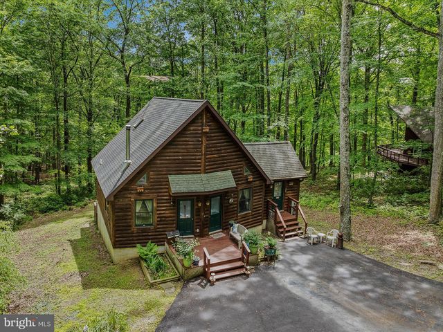 17 MOUNTAINSIDE LOOP, Berkeley Springs, WV 25411