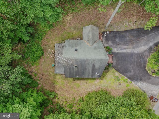 17 MOUNTAINSIDE LOOP, Berkeley Springs, WV 25411
