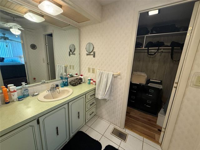 5640 FORSYTHIA ROAD, Venice, FL 34293