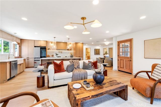 3001 Saint Albans, Los Alamitos, CA 90720