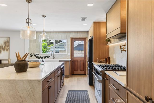 3001 Saint Albans, Los Alamitos, CA 90720