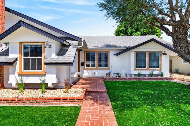 3001 Saint Albans, Los Alamitos, CA 90720
