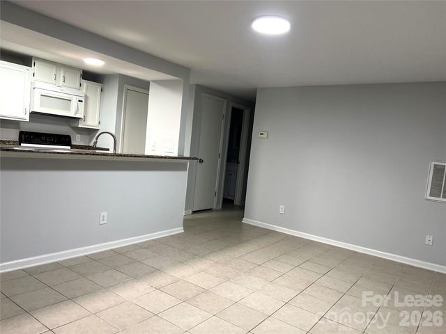 1624 Arlyn Circle H, Charlotte, NC 28213