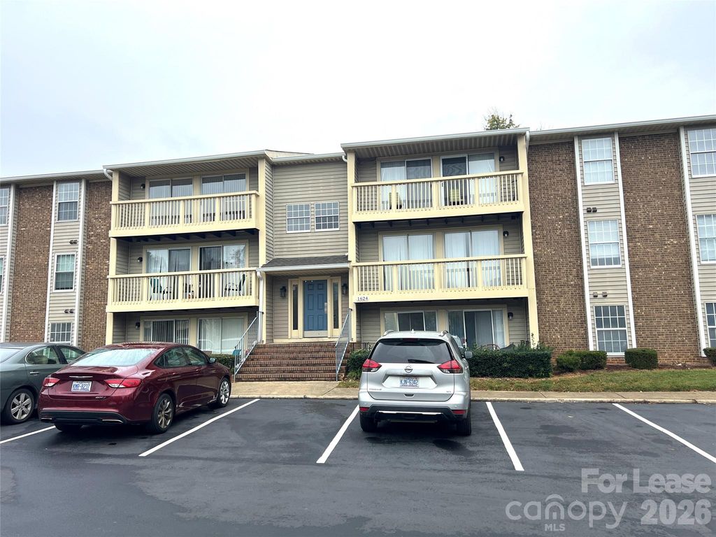 1624 Arlyn Circle H, Charlotte, NC 28213