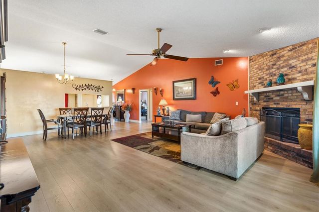 804 N SHORE DRIVE, Leesburg, FL 34748