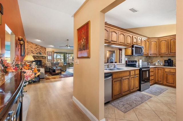 804 N SHORE DRIVE, Leesburg, FL 34748