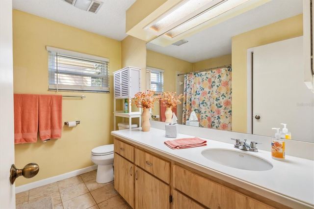 804 N SHORE DRIVE, Leesburg, FL 34748