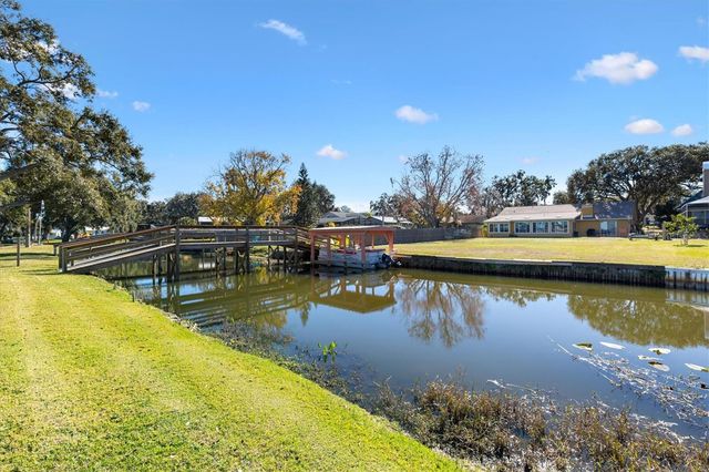 804 N SHORE DRIVE, Leesburg, FL 34748