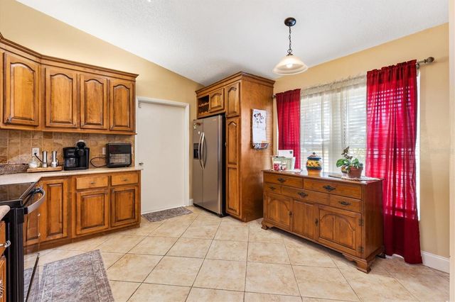 804 N SHORE DRIVE, Leesburg, FL 34748