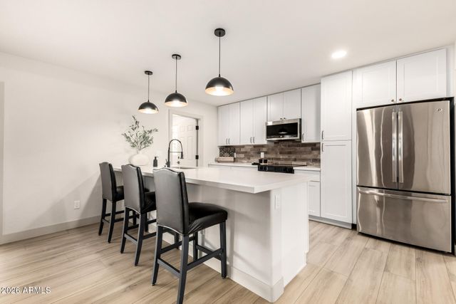 2041 E RADCLIFFE Drive, Tempe, AZ 85283