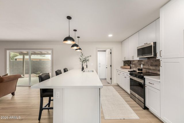 2041 E RADCLIFFE Drive, Tempe, AZ 85283