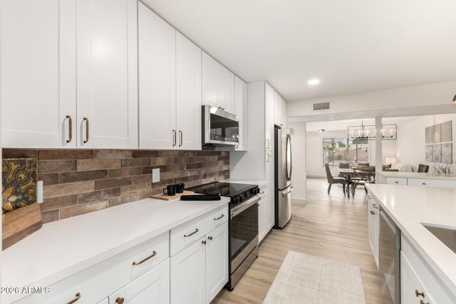 2041 E RADCLIFFE Drive, Tempe, AZ 85283