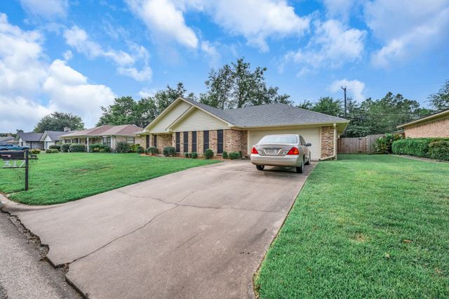 317 Hollie Circle, Sulphur Springs, TX 75482