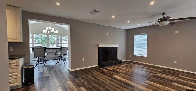 1512 Tawakoni Drive, Quinlan, TX 75474