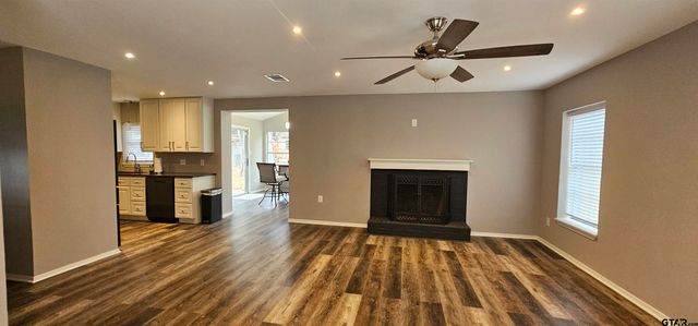 1512 Tawakoni Drive, Quinlan, TX 75474