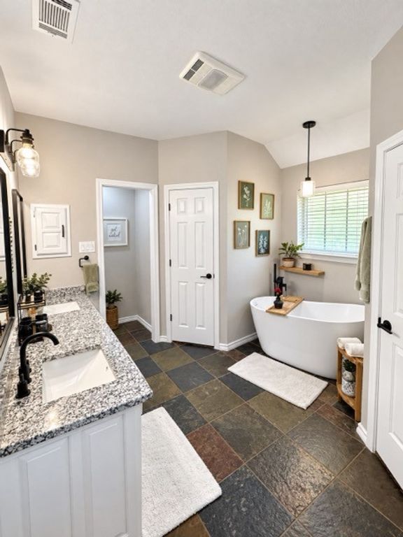 413 Flagstone Drive, Burleson, TX 76028 — photo 3