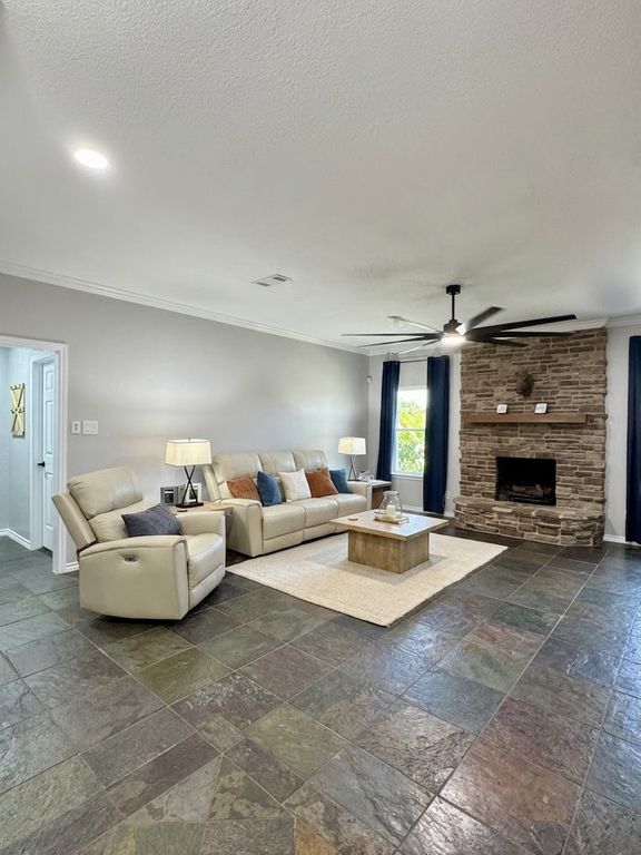 413 Flagstone Drive, Burleson, TX 76028 — photo 5