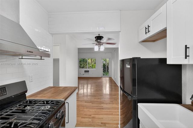 428 Collins Ave 4, Miami Beach, FL 33139