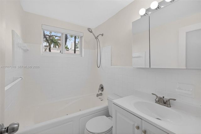 428 Collins Ave 4, Miami Beach, FL 33139