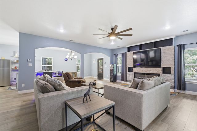 222 Wedgewood Drive, Mabank, TX 75156