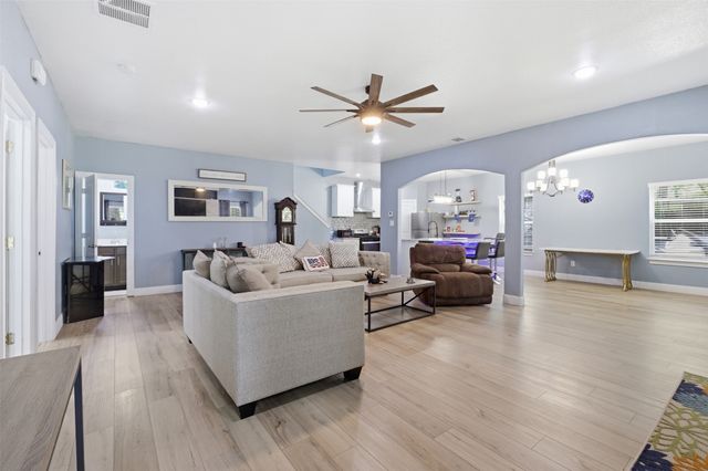 222 Wedgewood Drive, Mabank, TX 75156