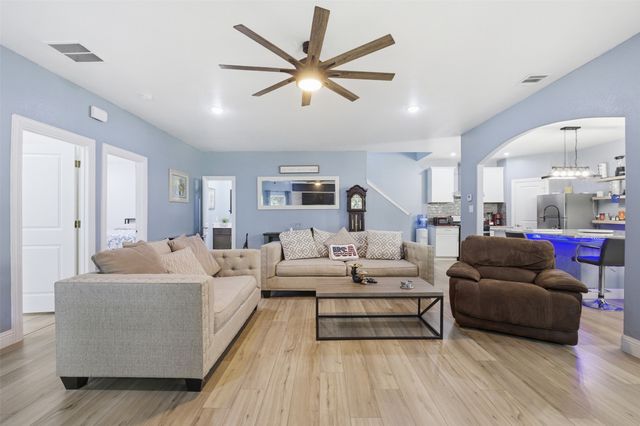 222 Wedgewood Drive, Mabank, TX 75156