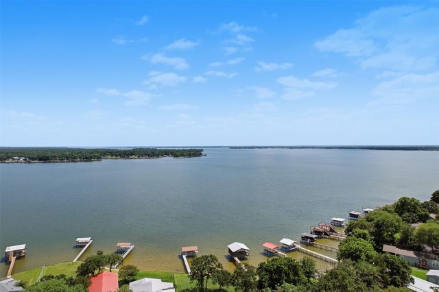 222 Wedgewood Drive, Mabank, TX 75156