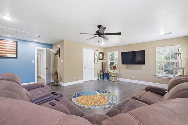 222 Wedgewood Drive, Mabank, TX 75156