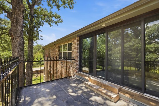 222 Wedgewood Drive, Mabank, TX 75156