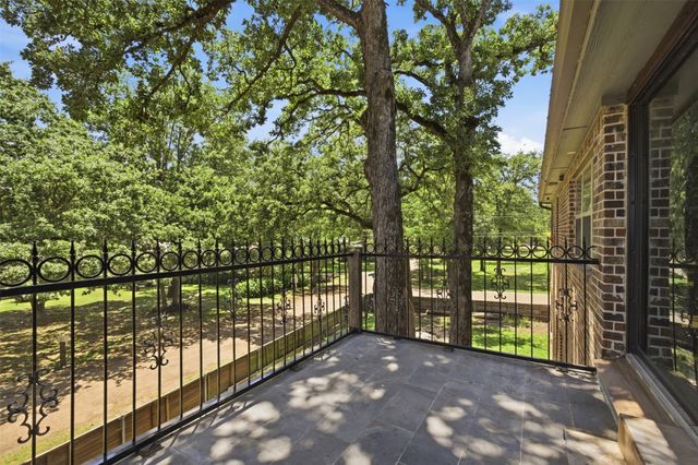 222 Wedgewood Drive, Mabank, TX 75156