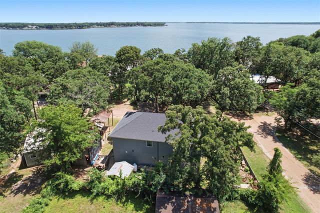222 Wedgewood Drive, Mabank, TX 75156
