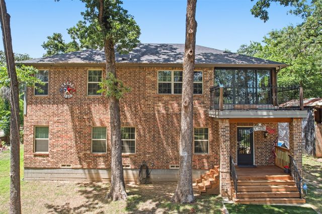 222 Wedgewood Drive, Mabank, TX 75156