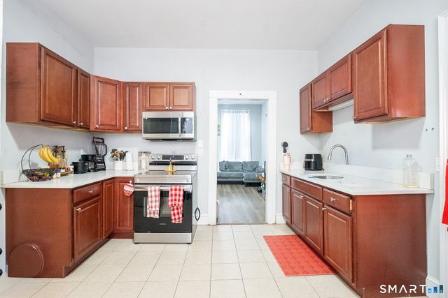 121 Hawthorne Avenue, Derby, CT 06418