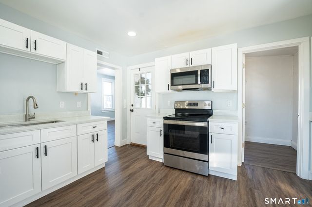 121 Hawthorne Avenue, Derby, CT 06418