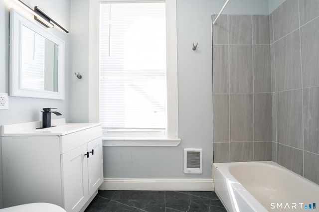 121 Hawthorne Avenue, Derby, CT 06418