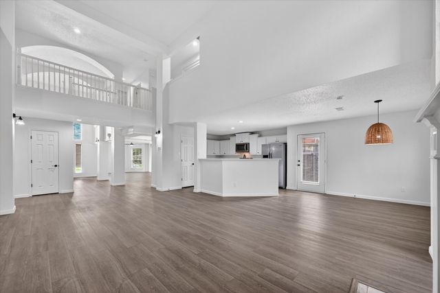 482 Cloverleaf Drive, Lancaster, TX 75146