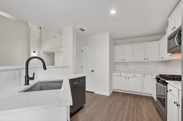482 Cloverleaf Drive, Lancaster, TX 75146