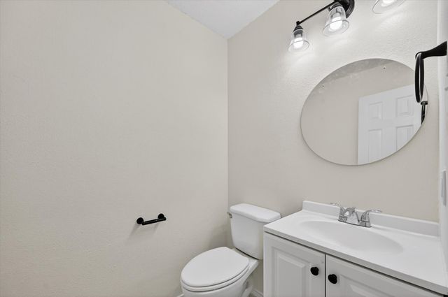 482 Cloverleaf Drive, Lancaster, TX 75146