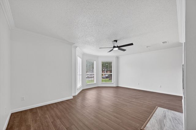 482 Cloverleaf Drive, Lancaster, TX 75146