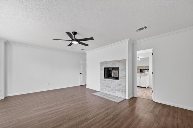 482 Cloverleaf Drive, Lancaster, TX 75146