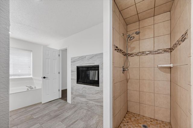 482 Cloverleaf Drive, Lancaster, TX 75146