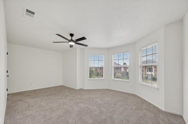 482 Cloverleaf Drive, Lancaster, TX 75146
