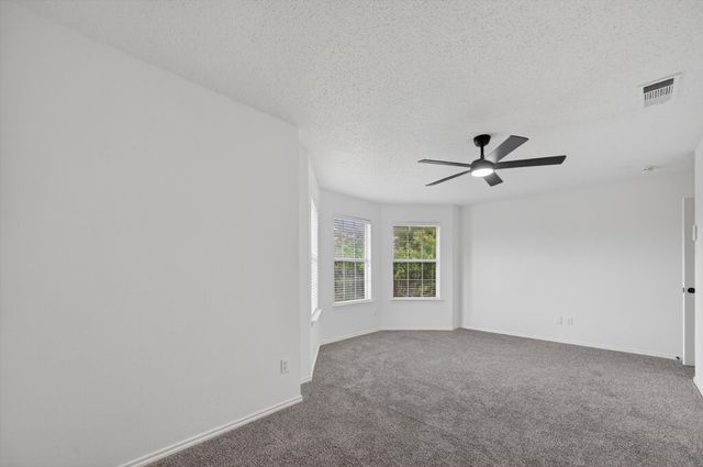 482 Cloverleaf Drive, Lancaster, TX 75146