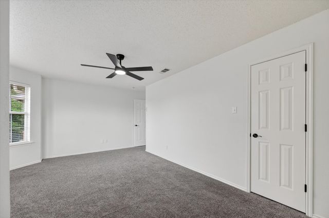 482 Cloverleaf Drive, Lancaster, TX 75146