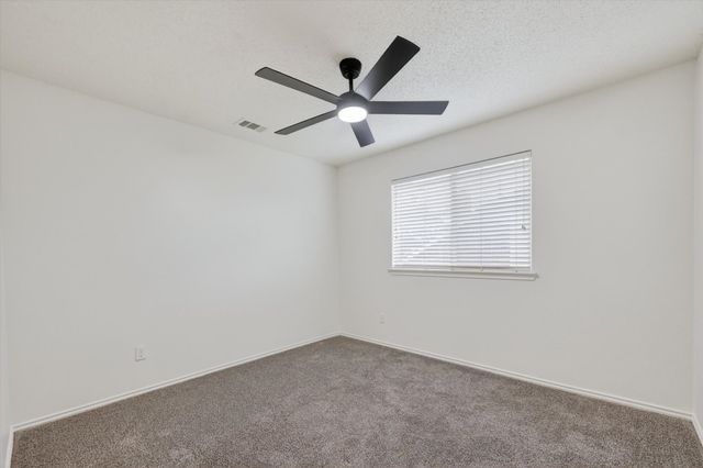482 Cloverleaf Drive, Lancaster, TX 75146
