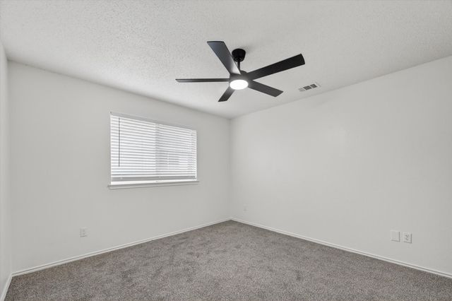482 Cloverleaf Drive, Lancaster, TX 75146