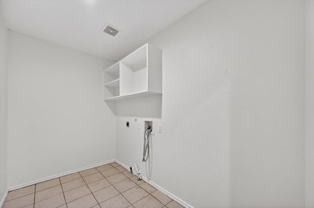 482 Cloverleaf Drive, Lancaster, TX 75146