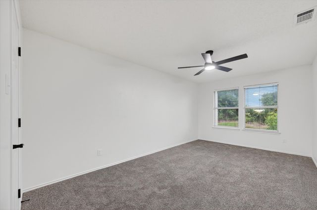 482 Cloverleaf Drive, Lancaster, TX 75146