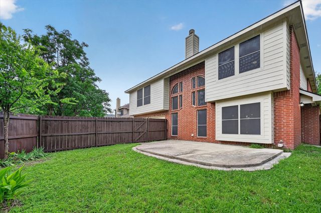 482 Cloverleaf Drive, Lancaster, TX 75146