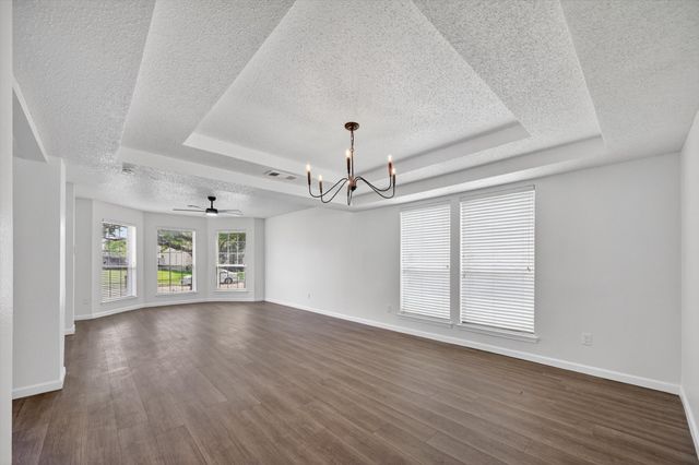 482 Cloverleaf Drive, Lancaster, TX 75146
